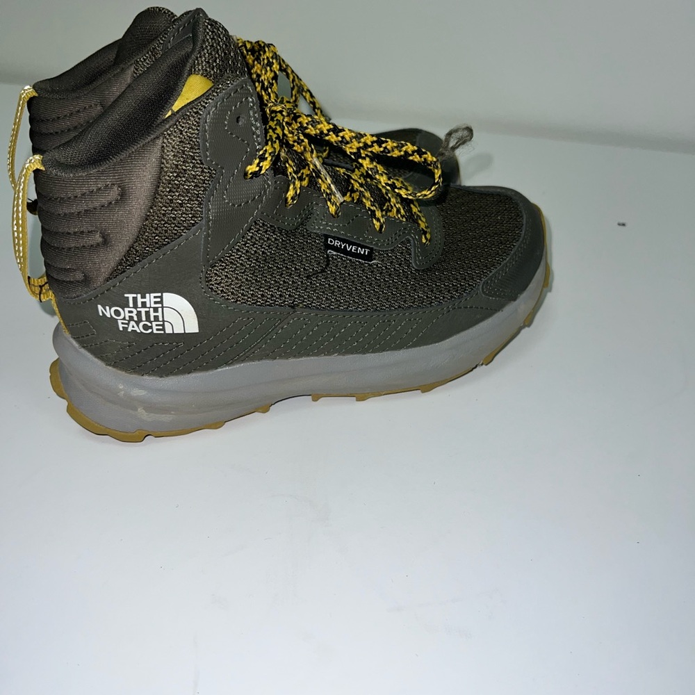 Kids Northface waterproof boot size 2
